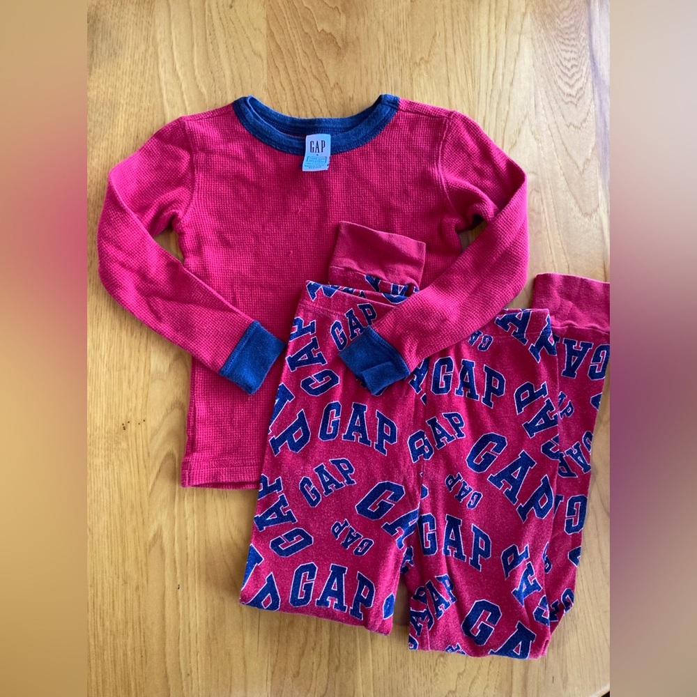 Gap Pajamas VINTAGE Used 6 Baby Kids Boys Girls Outfit Red Navy Graphic Print